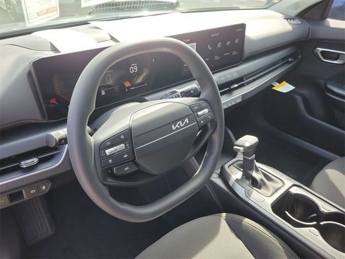 New 2026 Kia K4 LXS image 21