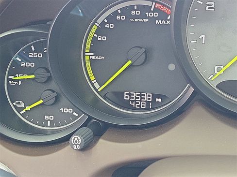 Used 2017 Porsche Cayenne S Platinum w/ Premium Package Plus (Pjy) image 26