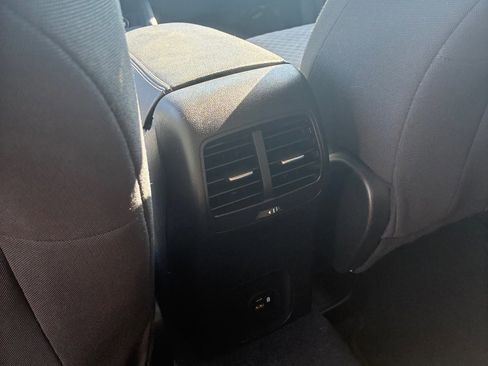 Used 2020 Ford Escape SE image 36