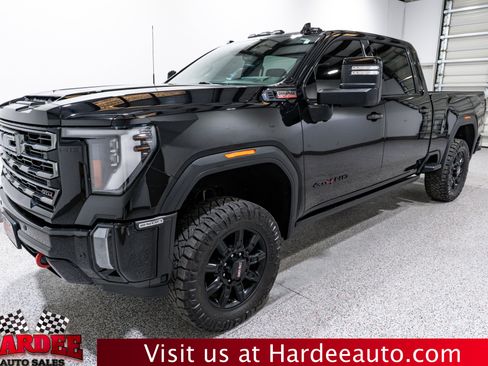 Used 2024 GMC Sierra 2500 AT4 w/ AT4 Premium Plus Package image 2