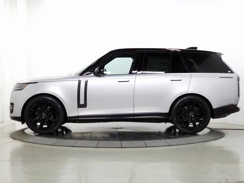 New 2025 Land Rover Range Rover SE image 2