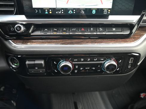 Used 2023 GMC Sierra 1500 SLE image 27