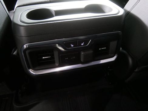 Used 2023 GMC Sierra 3500 Denali w/ Technology Package AWD/4WD image 24