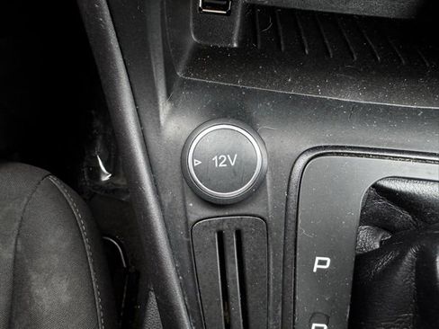 Used 2015 Ford Focus SE image 13