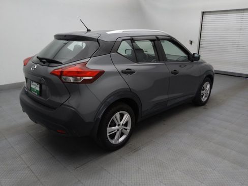 Used 2019 Nissan Kicks S FWD image 9