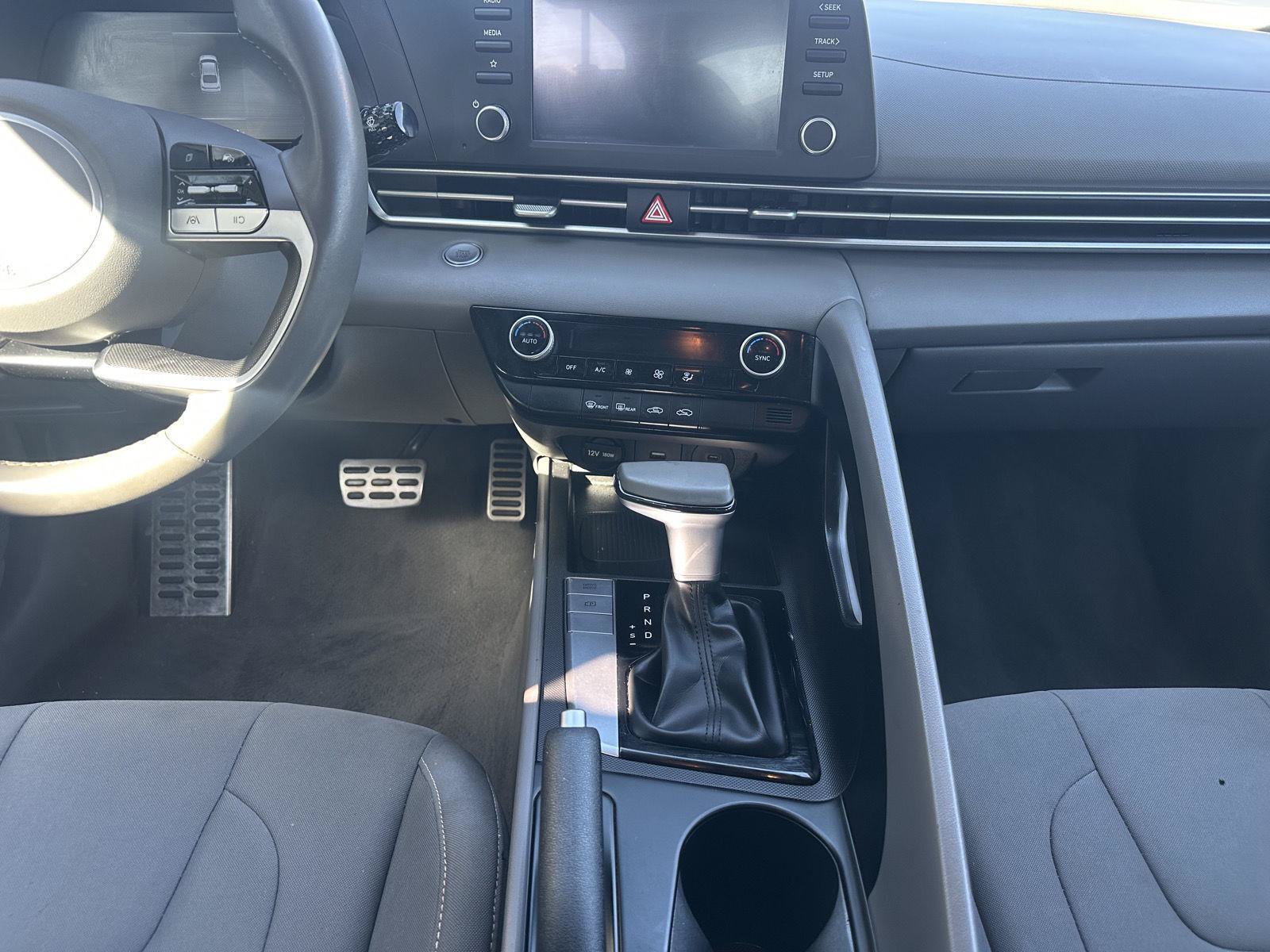 Used 2025 Hyundai Elantra Sport FWD image 33