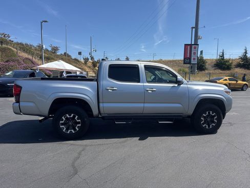 Used 2023 Toyota Tacoma SR AWD/4WD image 9
