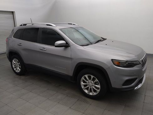 Used 2019 Jeep Cherokee Latitude w/ Popular Appearance Group FWD image 11