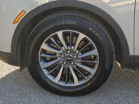 Used 2022 Lincoln Nautilus FWD w/ Premium Package image 9