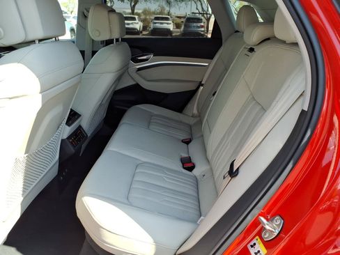 Used 2019 Audi e-tron Prestige AWD/4WD image 16