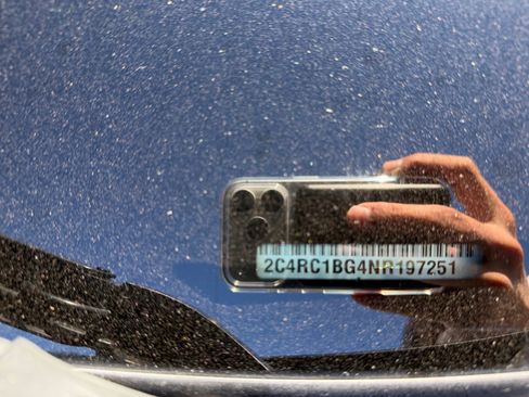 Used 2022 Chrysler Pacifica Touring-L image 25