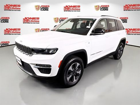 Used 2023 Jeep Grand Cherokee 4WD 4xe image 15