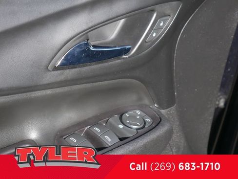 Used 2020 Chevrolet Equinox LT w/ Driver Convenience Package FWD image 21