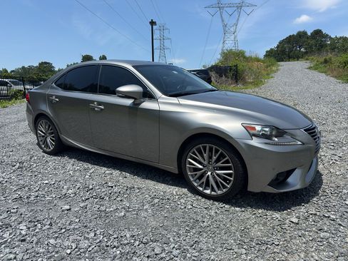 Used 2014 Lexus IS 250 w/ Navigation Package RWD image 4