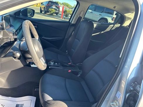 Used 2017 Toyota Yaris iA FWD image 12