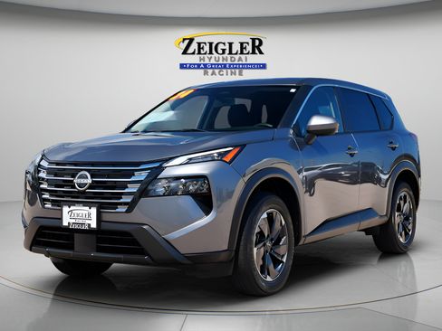 Used 2024 Nissan Rogue SV AWD/4WD image 3