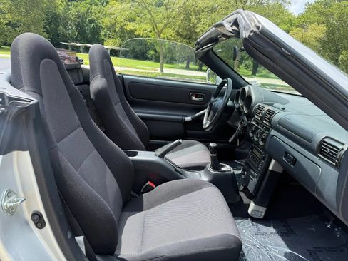 Used 2001 Toyota MR2 RWD image 12