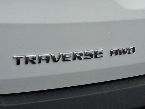 Used 2023 Chevrolet Traverse LT w/ Rear Camera Mirror Package AWD/4WD image 32