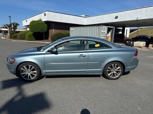 Used 2010 Volvo C70 T5 FWD image 4