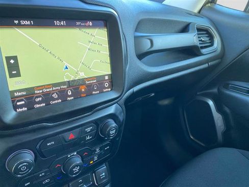 Used 2022 Jeep Renegade Latitude w/ Convenience Group image 31