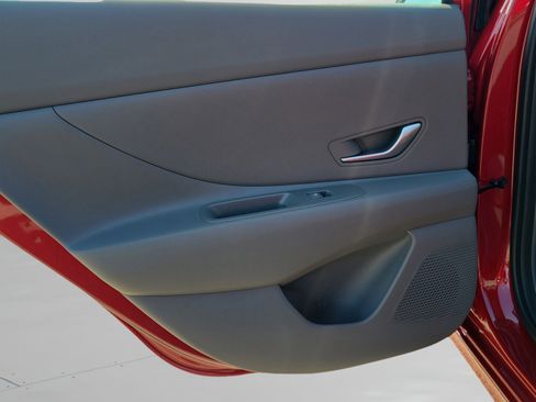 New 2026 Hyundai Elantra SE FWD image 28