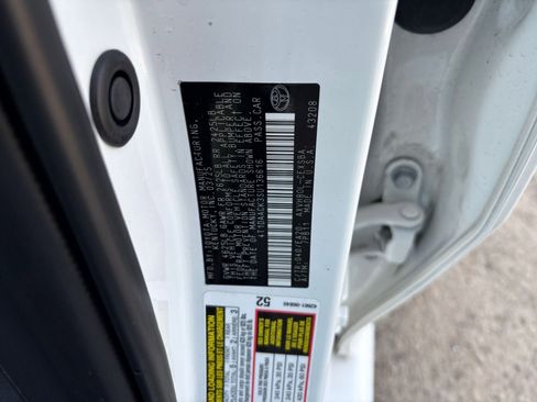 Used 2025 Toyota Camry SE image 30