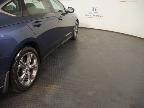 Used 2023 Honda Accord EX image 4