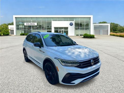 Used 2023 Volkswagen Tiguan SE R-Line AWD/4WD image 7