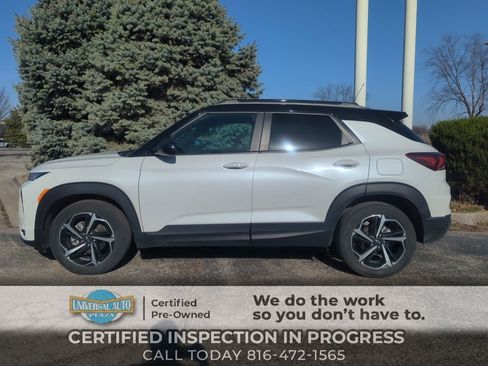 Used 2023 Chevrolet TrailBlazer RS w/ Sun and Liftgate Package image 1