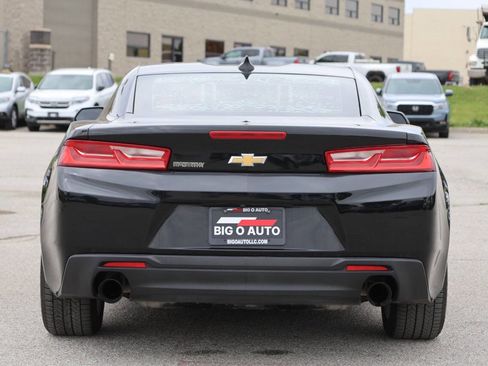 Used 2017 Chevrolet Camaro LT RWD image 10