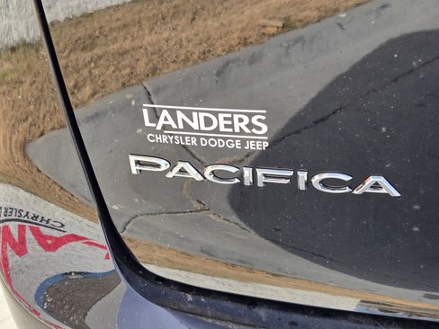 New 2026 Chrysler Pacifica Select image 10