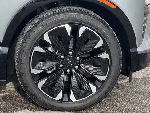 Used 2025 Chevrolet Blazer EV RS image 3