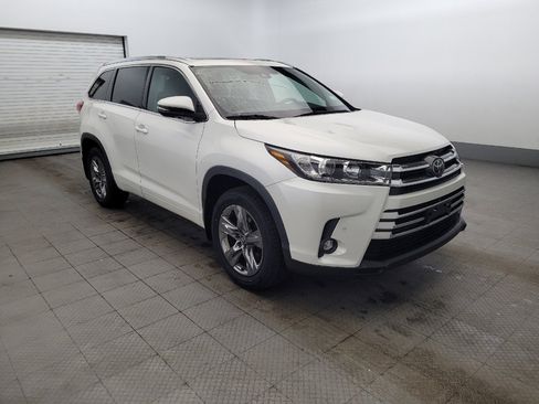 Used 2019 Toyota Highlander Limited Platinum w/ Carpet Mat Package (TMS) image 13