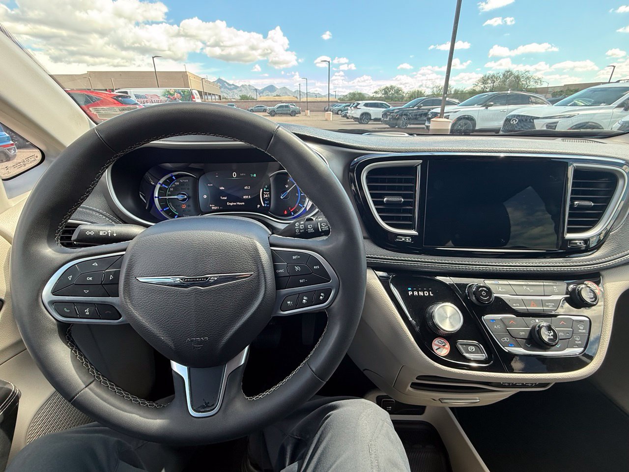 Used 2023 Chrysler Pacifica Touring-L FWD image 22