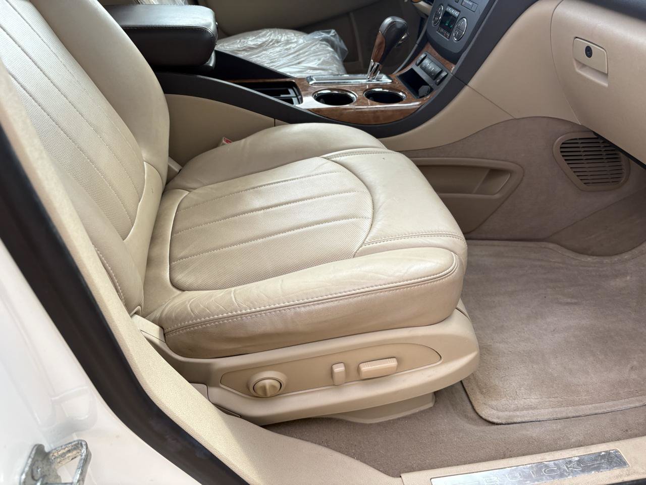 Used 2012 Buick Enclave Leather w/ LPO, Cargo Convenience Pkg FWD image 17