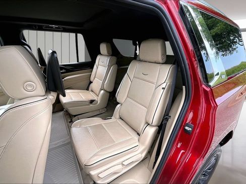 Used 2024 Cadillac Escalade Premium Luxury AWD/4WD image 26
