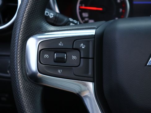 Used 2025 Chevrolet Blazer LT FWD image 13