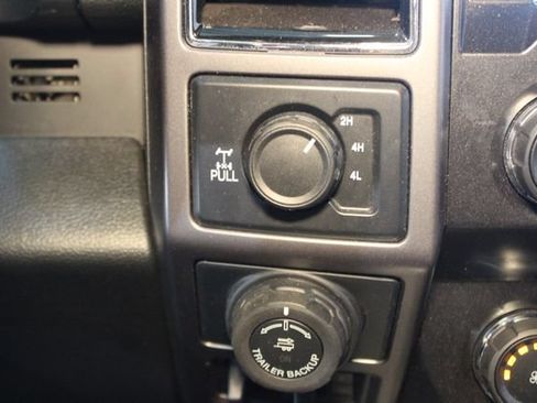 Used 2019 Ford F150 XLT w/ Equipment Group 302A Luxury AWD/4WD image 23