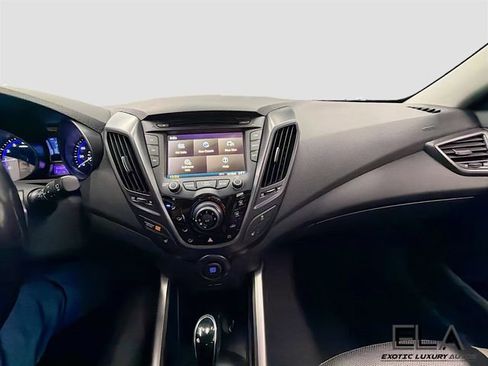 Used 2014 Hyundai Veloster Turbo FWD image 16