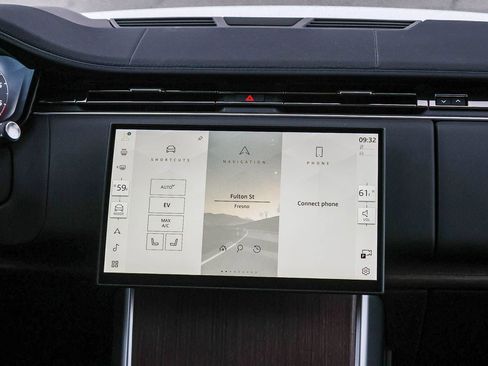 New 2025 Land Rover Range Rover SE AWD/4WD image 23