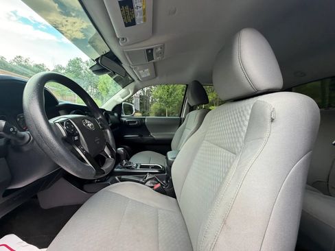 Used 2021 Toyota Tacoma SR w/ SR Convenience Package RWD image 16