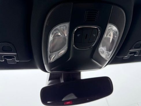 Used 2025 Jeep Compass Limited image 28