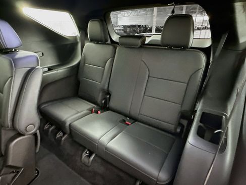 Used 2026 Chevrolet Traverse LT FWD image 29