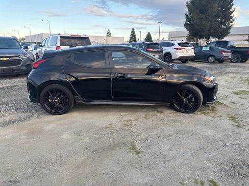 Used 2019 Hyundai Veloster Turbo R-Spec image 4