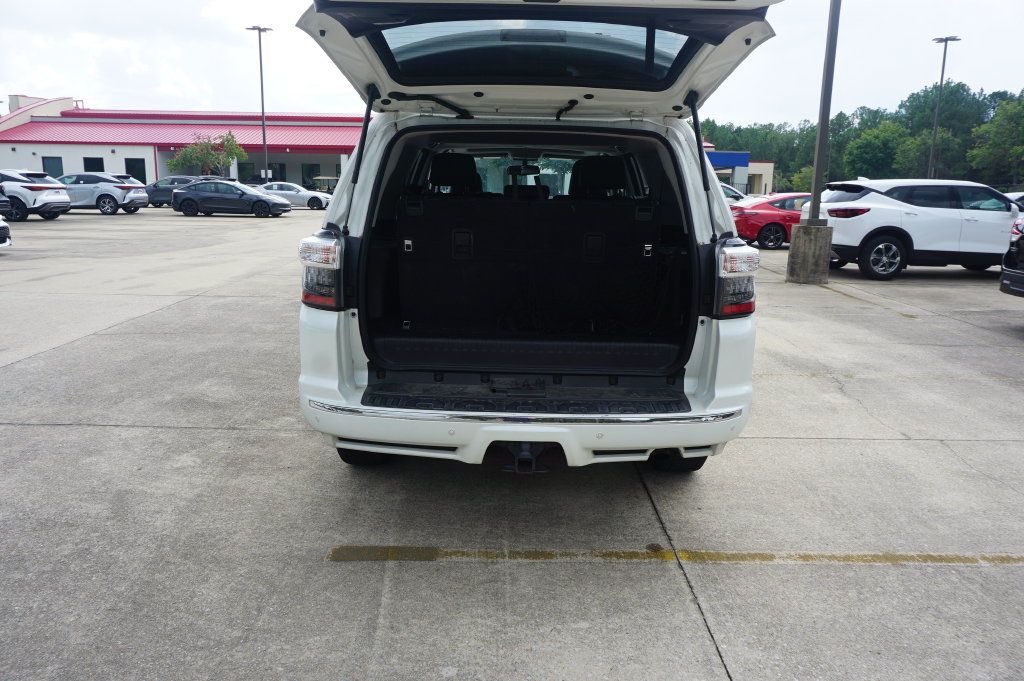 Used 2018 Toyota 4Runner Limited AWD/4WD image 17