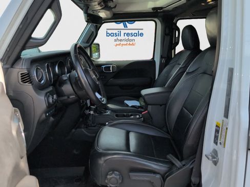 Used 2023 Jeep Wrangler Sahara w/ Cold Weather Group image 14