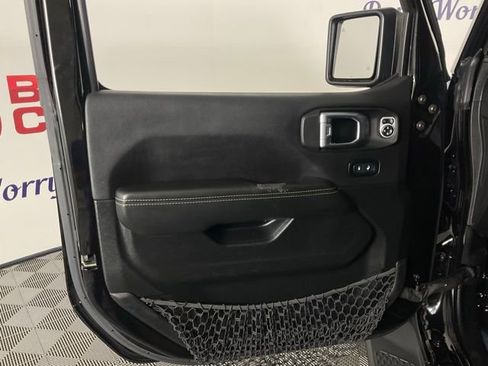 Used 2020 Jeep Gladiator Overland w/ Popular Equipment Package image 12