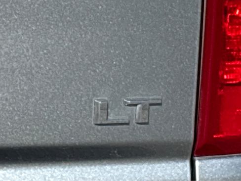 Used 2024 Chevrolet Silverado 2500 LT w/ Convenience Package image 21