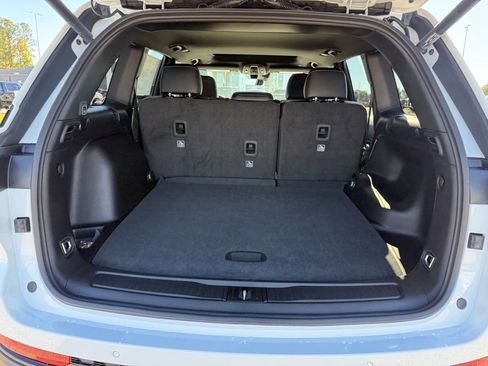 New 2025 Jeep Grand Cherokee Altitude image 23