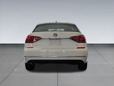 Used 2018 Volkswagen Passat 2.0T SE image 5